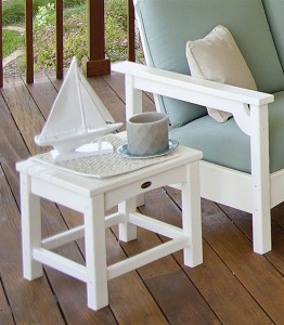 Club 18" End Table in White